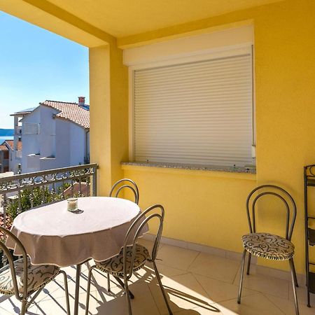 Nice Apartment In Krk With House Sea View Veglia Exterior foto